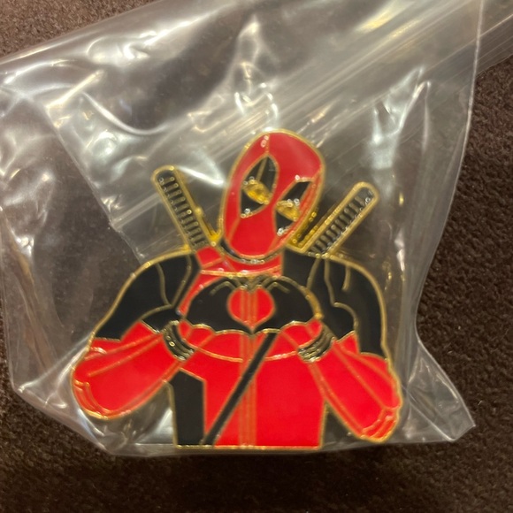 Deadpool Pin - Picture 2 of 3